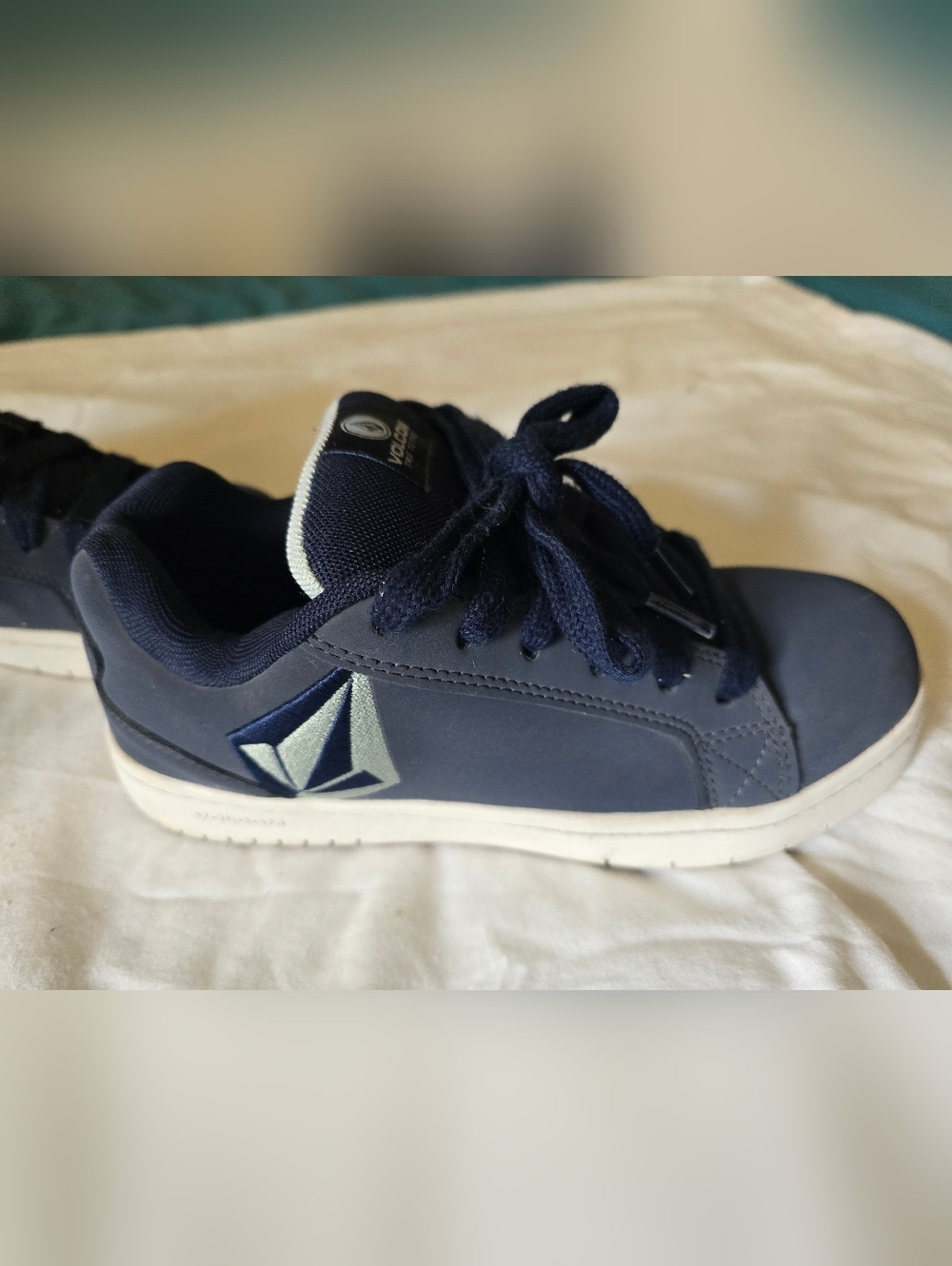 Volcom Stone Navy and White Mens Skate Shoes - Picture 4 of 11